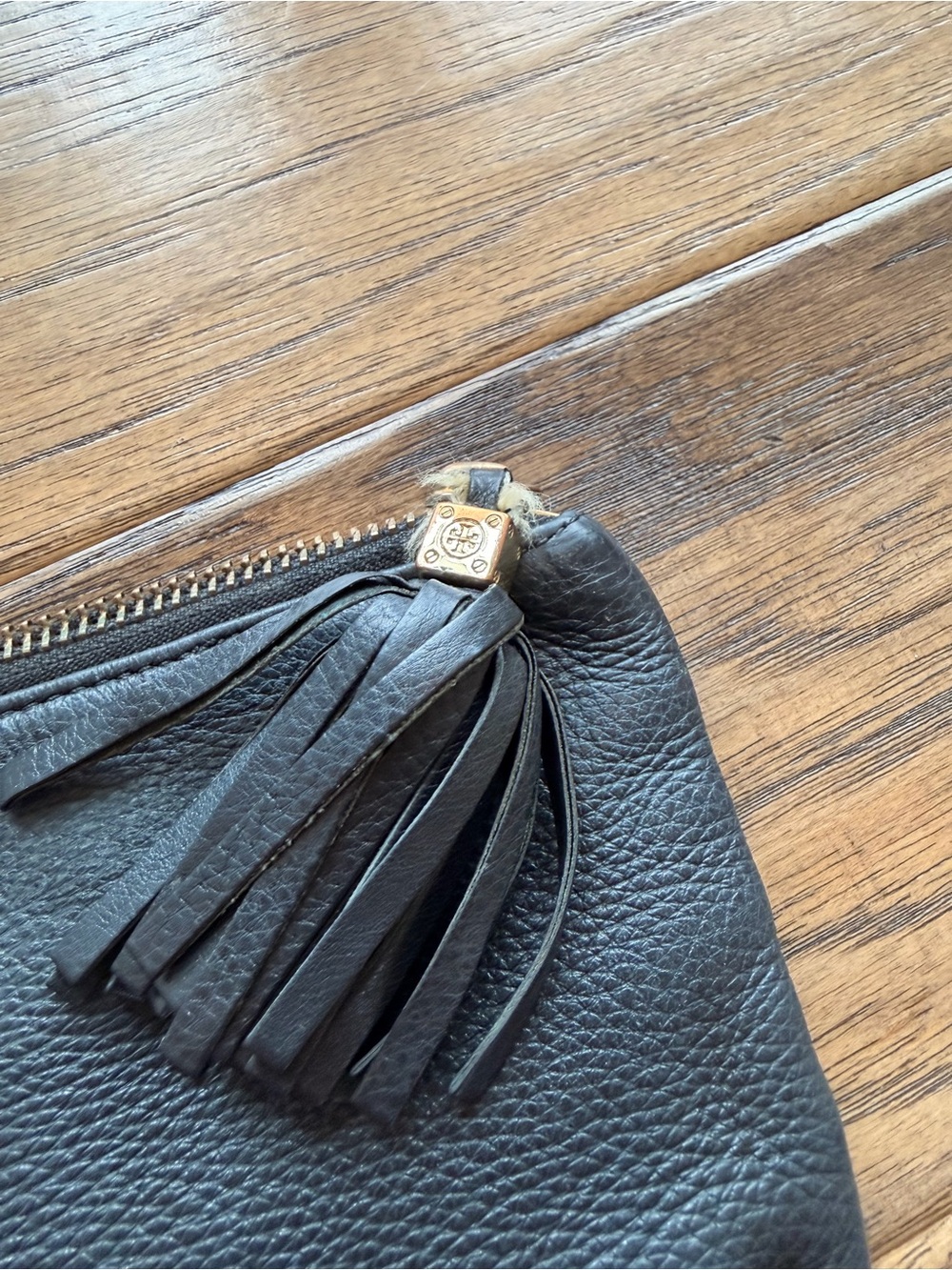 Tory Burch Black Leather Crossbody Bag with Logo - Picture 7 of 9